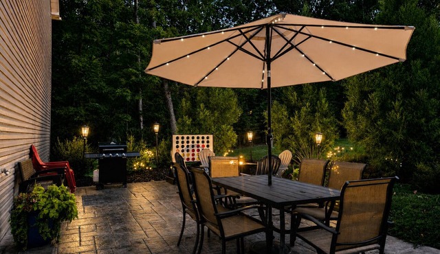 Timber View Haven|Spacious Family Retreat| Firepit Playset Grill| 10 Min LU
