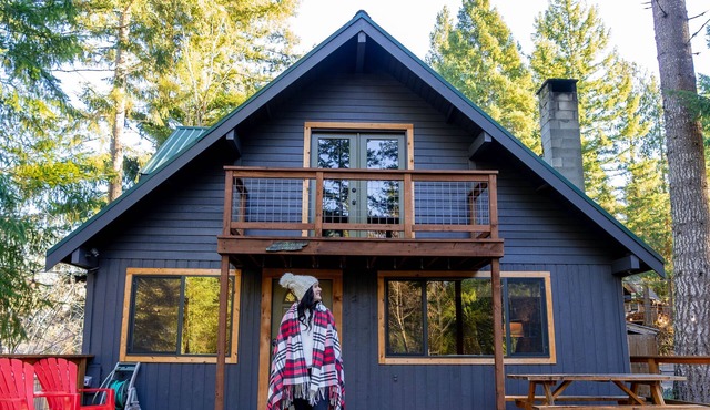 Timberline Creekside Chalet @ Mt Rainier-Sleeps10- Wave WIFI, Pets Welcome!