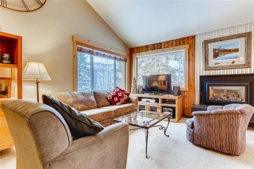 Timbernest Condo - 2 BDR Walk to Downtown & Lift