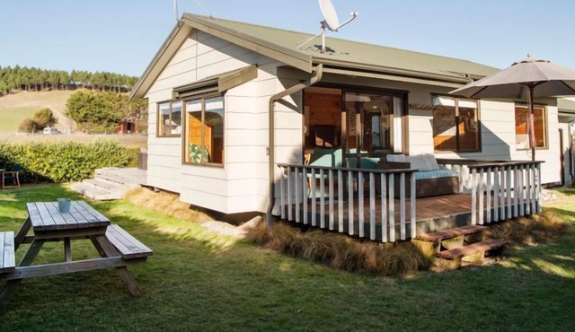Timeout Cottage - Waimarama Holiday Home