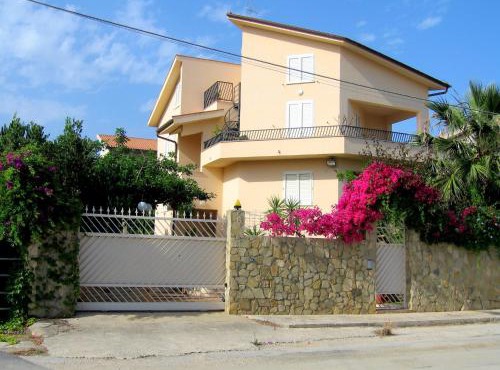 Timpi Russi Coastal Home
