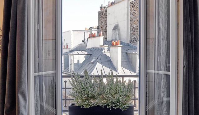 Tinah Paris - Reaumur Montorgueil