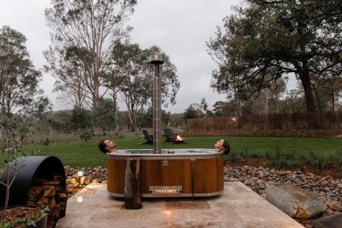 Tiny Cabin in Hunter Valley with Sauna & Hot Tub