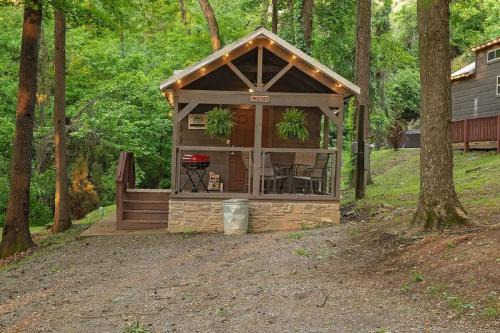 Tiny Cabin Village Private Hot Tub Lynda Cabin