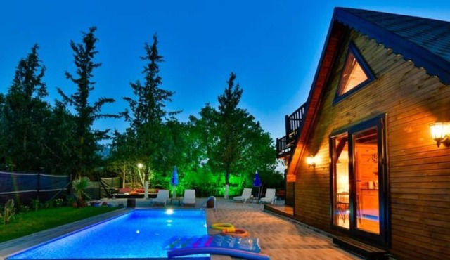 Tiny Escape with Pool