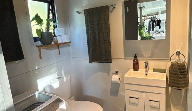 Tiny Home Bush Escape - Omanawa