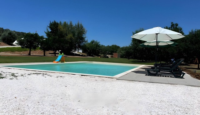 Tiny Home Casa da Janeca with Shared Pool, Wi-Fi and Air Conditioning