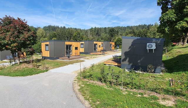 Tiny Home 'Ferdl' with Mountain View, Private Garden and Wi-Fi
