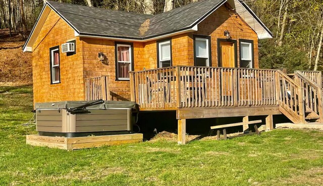 Tiny Home, King Bed & Hot Tub, Unit B
