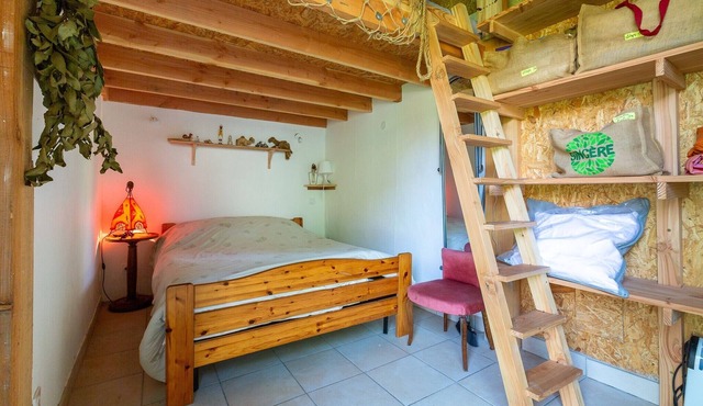 Tiny Home "Logement Bourbon - Heart of Ardèche" with Private Terrace, Shared Garden & Wi-Fi