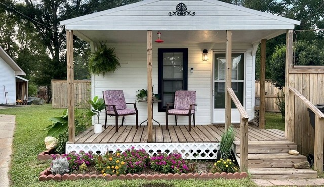 Tiny Home Oasis in the Hub City