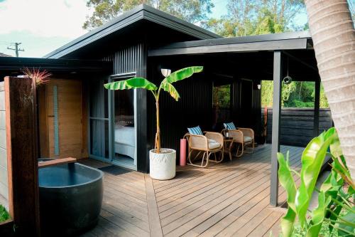 Tiny home, Outdoor bath, Infrared Sauna, Fire pit