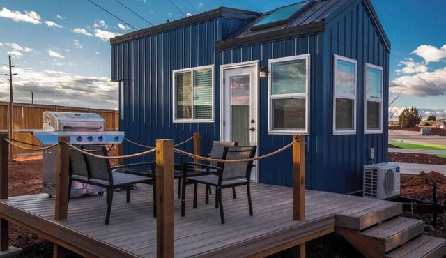 Tiny Home + Private Hot Tub | Zion Adventure Base