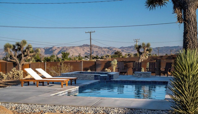 Tiny Home - Salt Water Pool - Jacuzzi - Mini Golf - Sauna