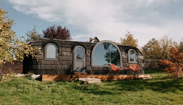 Tiny Home 'Stall Und Sterne - Kleiner Wagen' with Mountain View, Private Terrace and Wi-Fi