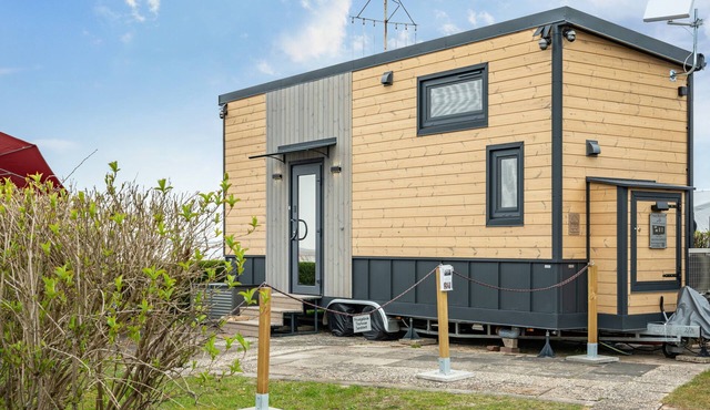 Tiny House 'Ingo John Vanessa' with Sea View, Wi-Fi, and Air Conditioning