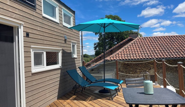 Tiny House La Samorienne, with private spa and sauna.