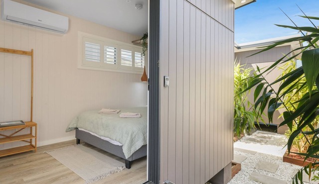 Tiny House Stayz Stay for 3 Pay for 2! - House 4
