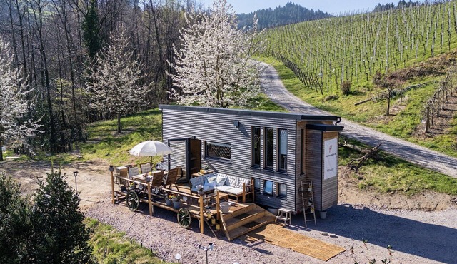 Tiny House 'Toftaholm' with Private Terrace, Wi-Fi and Air Conditioning