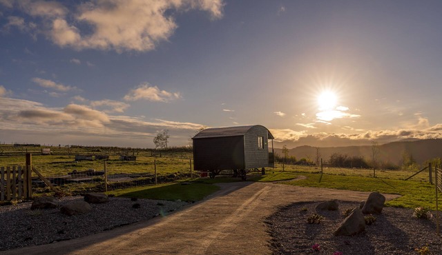 +Tiny House with beautiful Mountain Views+