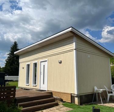 Tiny house with shared pool, max 4 people