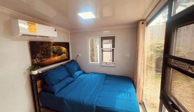 Tiny Oasis with all the amenities!
