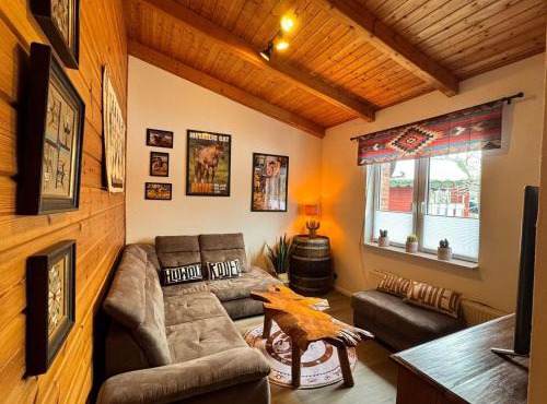 Tiny Rooster Lodge
