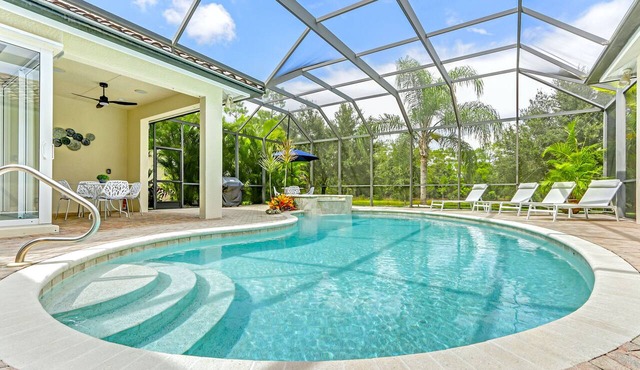 Tivoli: Lakefront, Private Pool, Hot Tub, EV Charger