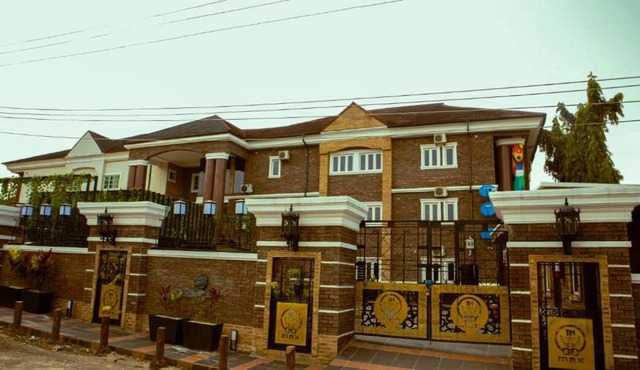 TN MAX LUXURY HOME