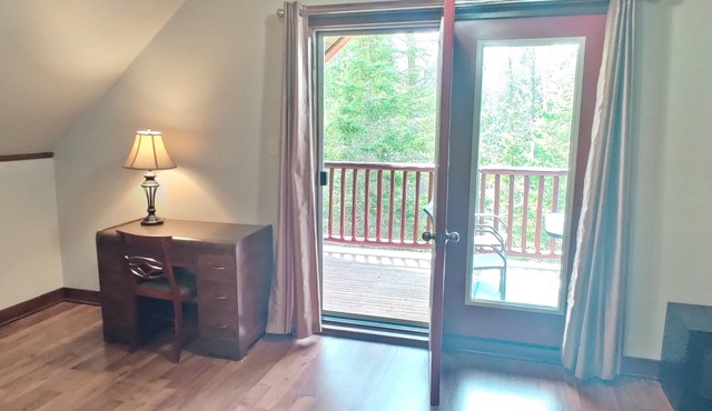 Tobermory Peaceful Private Entire Log Cottage Spacious Fully Equipped