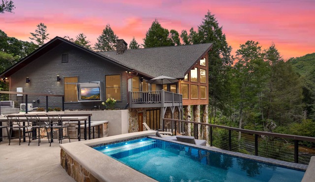 Toccoa Riverside Retreat ~ 45-Acre Estate, Fire Pit, Pool, Sauna, & More!