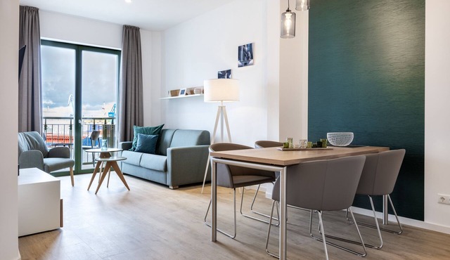 Tolles Apartment in Hafenlage mit Balkon und Blick auf das Maritime Hafenleben