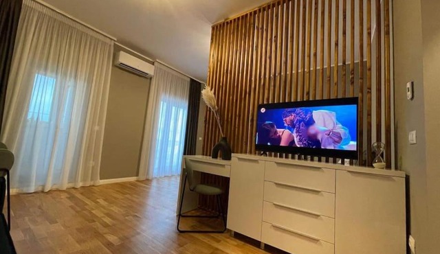 Tomis Villa Center Studio