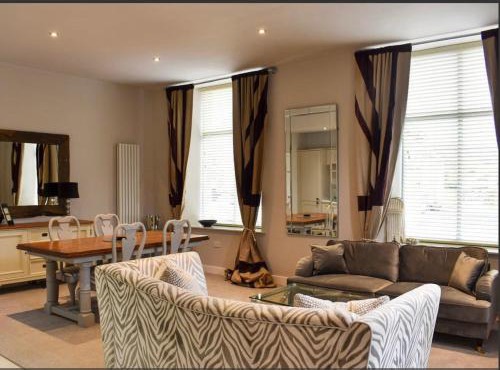 Tomlinsons apartments no 2