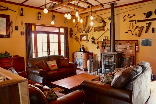 Tongariro Cottage - Hot Tub - Bring Your Dog!