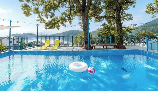 Tongyoung Blue House Spa Pension