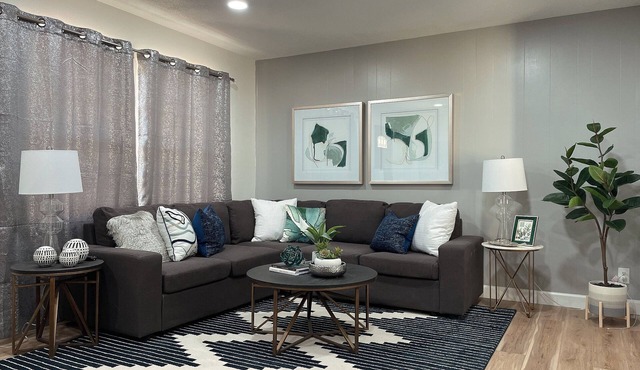 ⭐️Tony’s Modern Hideaway 3BD/2BA⭐️ Near I-40