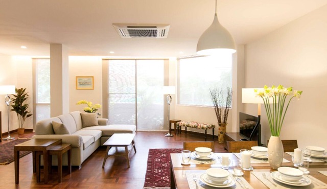 Top Deck 2 Story House Central Bangkok