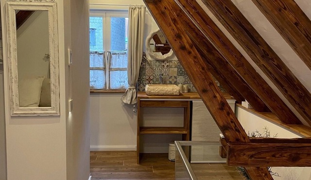 Top equipped mini house for sole use