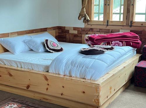 Top Hill Resort