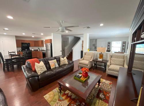 Top Location! Spacious Home Near Downtown & Events