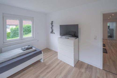 TOP Monteurwohnung in Schramberg mit Parkplatz, WLAN, Smart-TV, voll ausgestattet, modern, Küche, Wäsche inklusive - SCH02