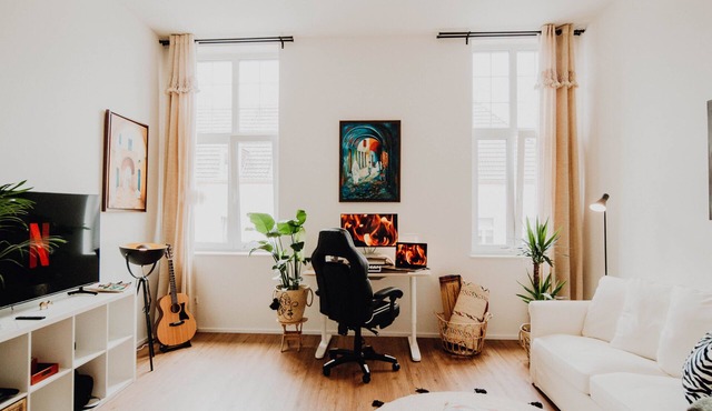 Top-Notch Studio Minutes Away From Deutsches Eck