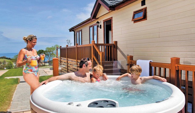 Top of the range and extremely spacious five star luxury 20ft-wide lodge.