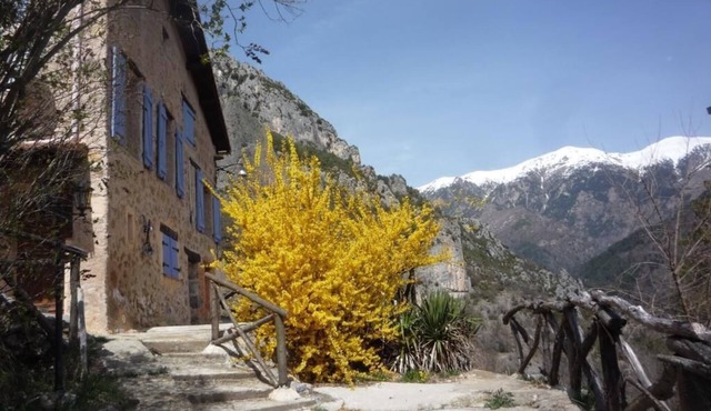 Top quiet house facing the peaks of the Mercantour in part except