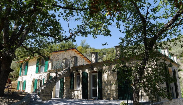 TOP rustico on 16480 sqm, secluded location - 20 minutes to the beach