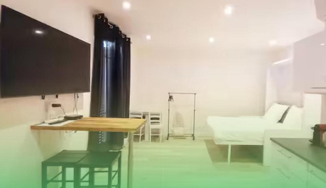 Top Studio- SV73- center of Vincennes