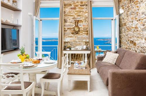 TOP SUITES
