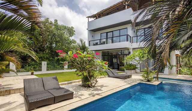 Top Surf House