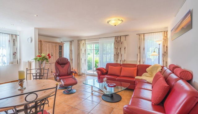 Top vacation apartment, Allgäu, natural swimming pond, use of sauna, covered carport